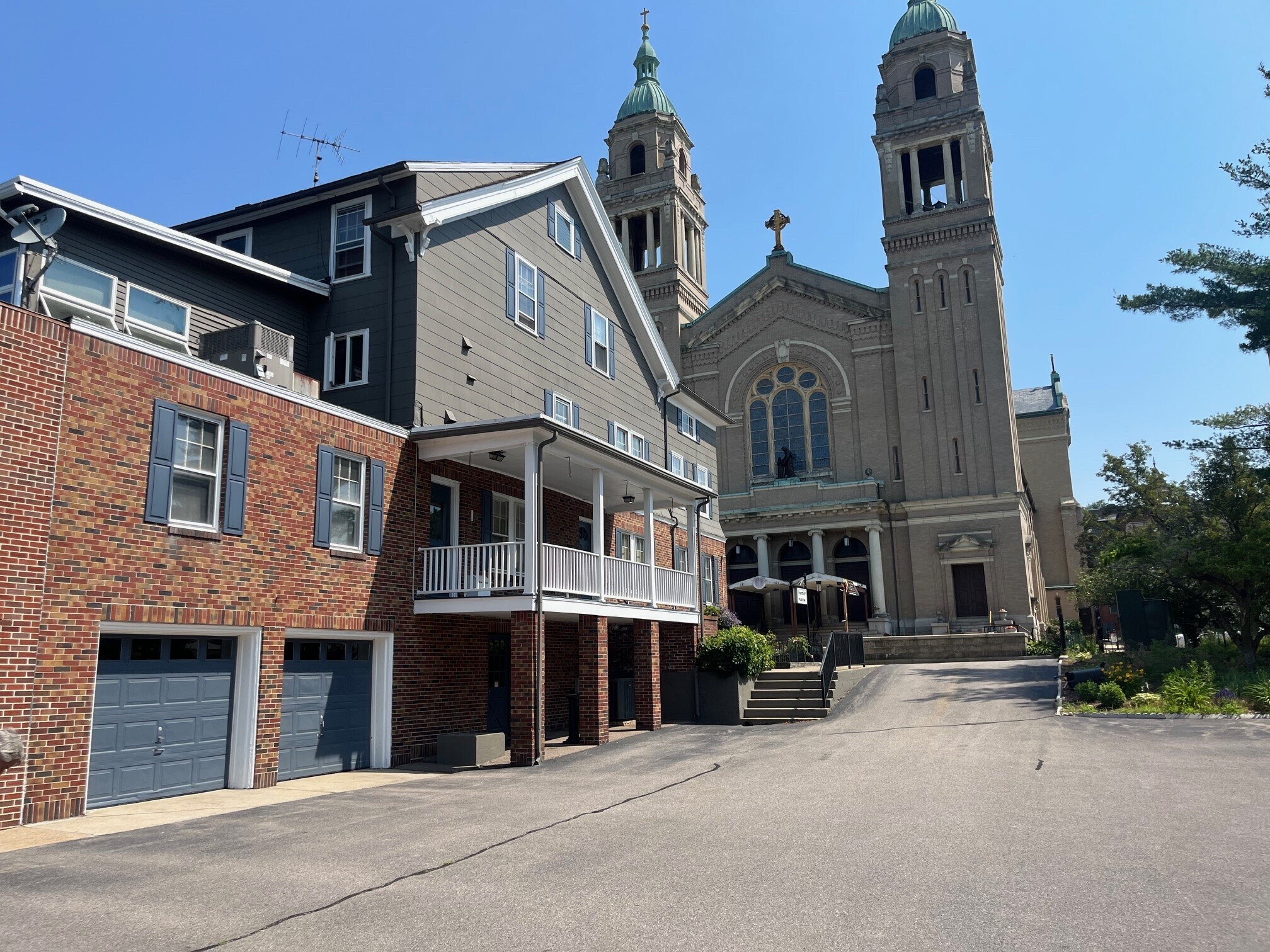 99 Cumberland St, Woonsocket, RI à vendre Photo principale– Image 1 sur 9
