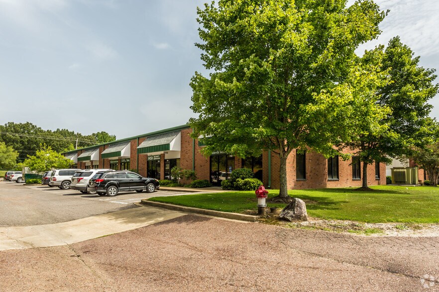 475 E South St, Collierville, TN à louer - Photo principale – Image 1 sur 14