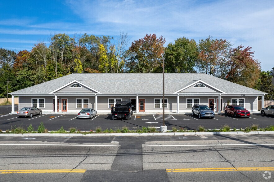 294 Cowesett Ave, West Warwick, RI à louer - Photo de l’immeuble – Image 2 sur 19