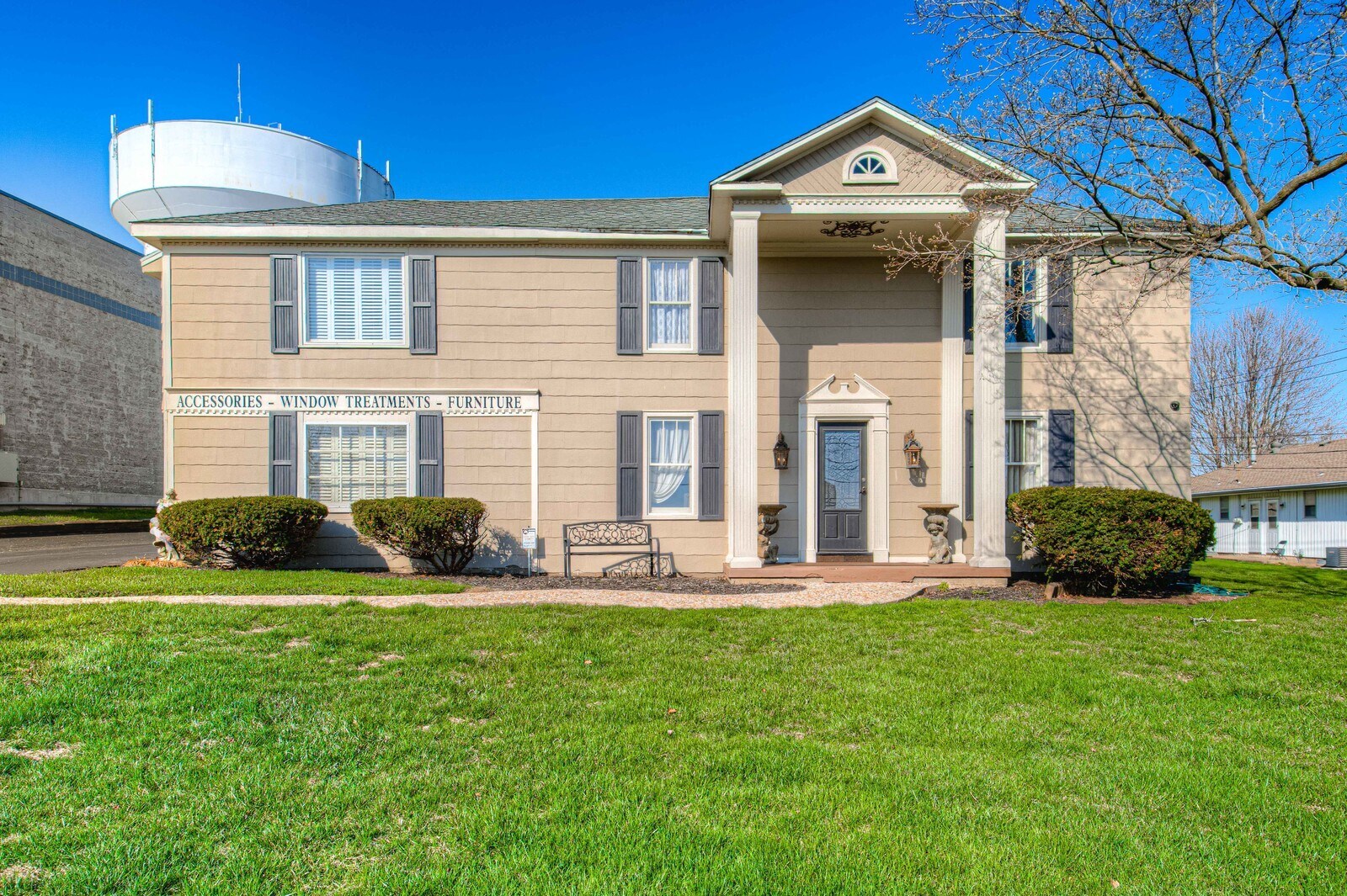6204 Arlington Ave, Raytown, MO à vendre Photo de l’immeuble– Image 1 sur 31