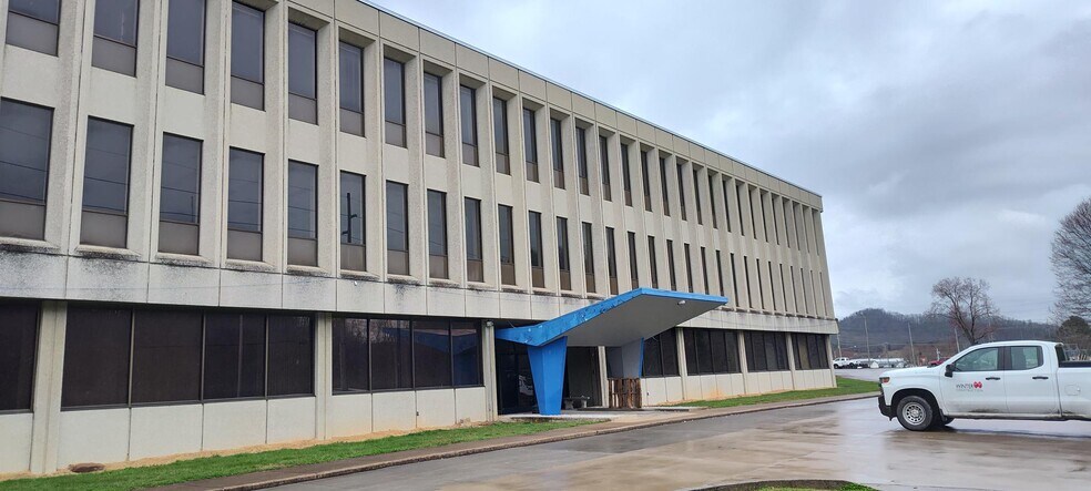 364 Exide Dr, Bristol, TN à louer - Photo de l’immeuble – Image 3 sur 4