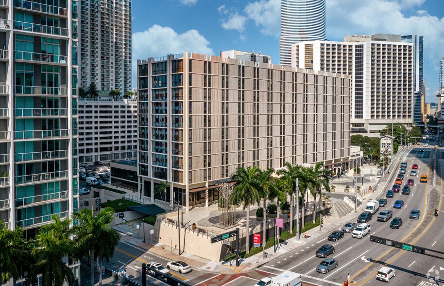 444 Brickell Ave, Miami, FL à louer - Photo de l’immeuble – Image 2 sur 13