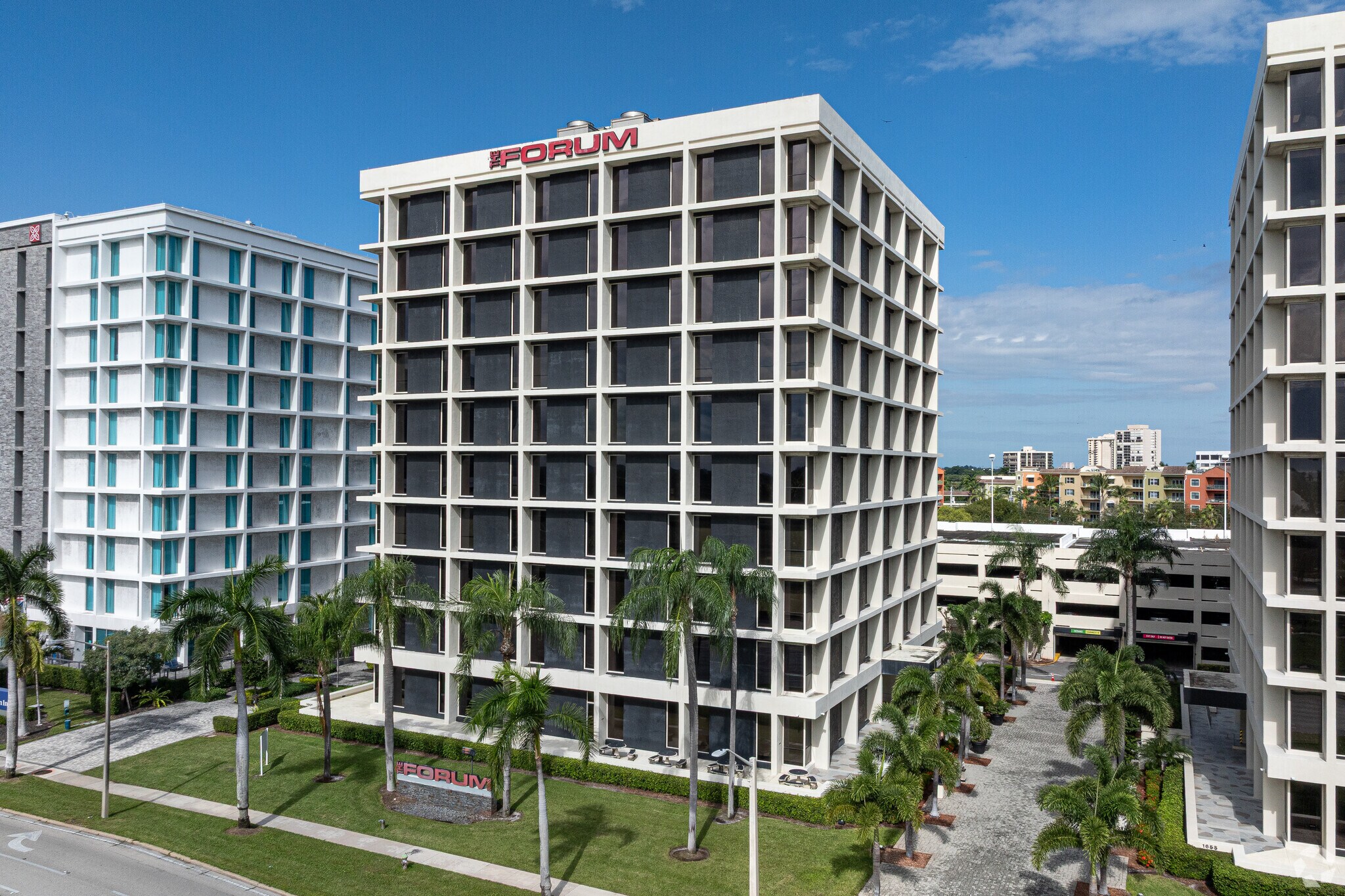 1665 Palm Beach Lakes Blvd, West Palm Beach, FL à louer Photo de l’immeuble– Image 1 sur 18