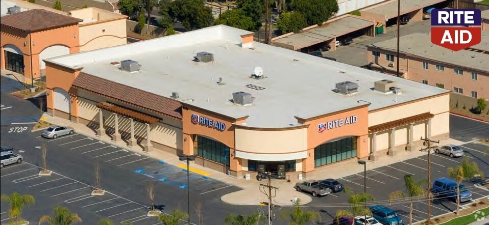 9333 Whittier Blvd, Pico Rivera, CA à louer - Photo de l’immeuble – Image 2 sur 11