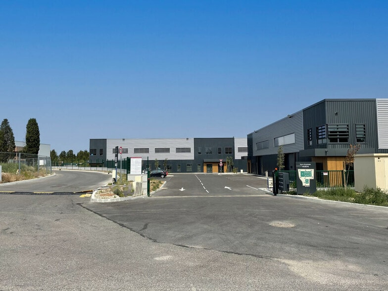 Bureau dans Vedène à louer - Photo de l’immeuble – Image 1 sur 12