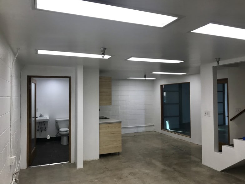 8928 Ellis Ave, Culver City, CA à louer - Photo intérieure – Image 3 sur 4