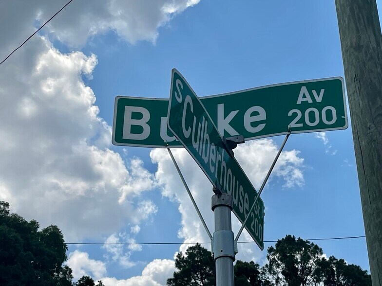 647 Burke Ave, Jonesboro, AR à louer - Photo de l’immeuble – Image 2 sur 7