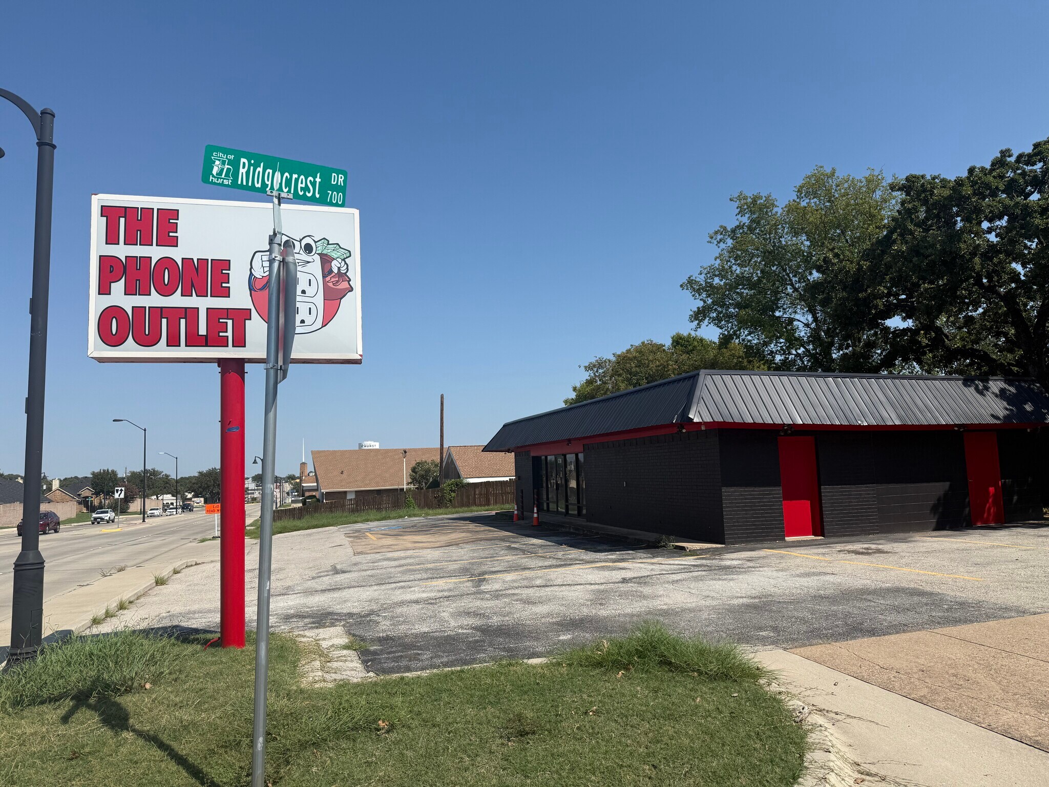 673 W Pipeline Rd, Hurst, TX à louer Photo de l’immeuble– Image 1 sur 9