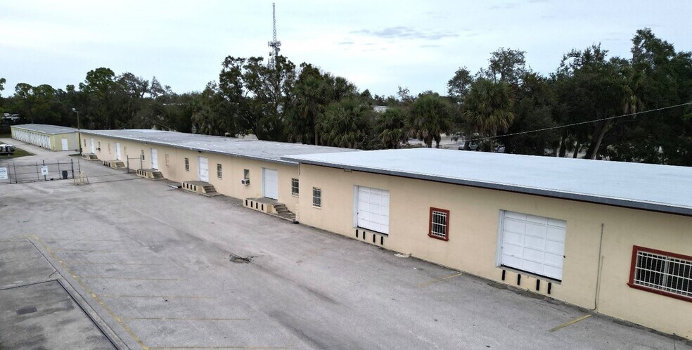 23160 Harbor View Rd, Port Charlotte, FL à louer - Photo de l’immeuble – Image 1 sur 17