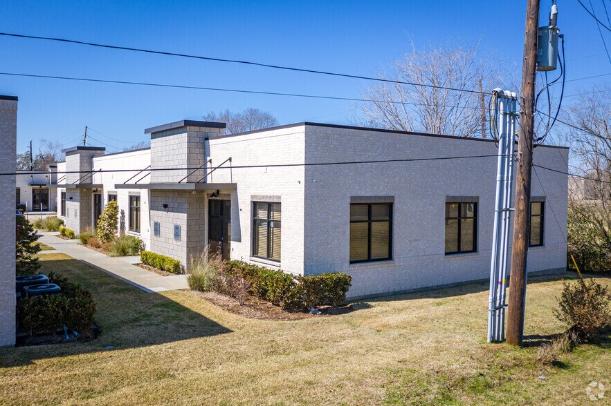 12440 Emily Ct, Sugar Land, TX à louer - Photo de l’immeuble – Image 2 sur 21