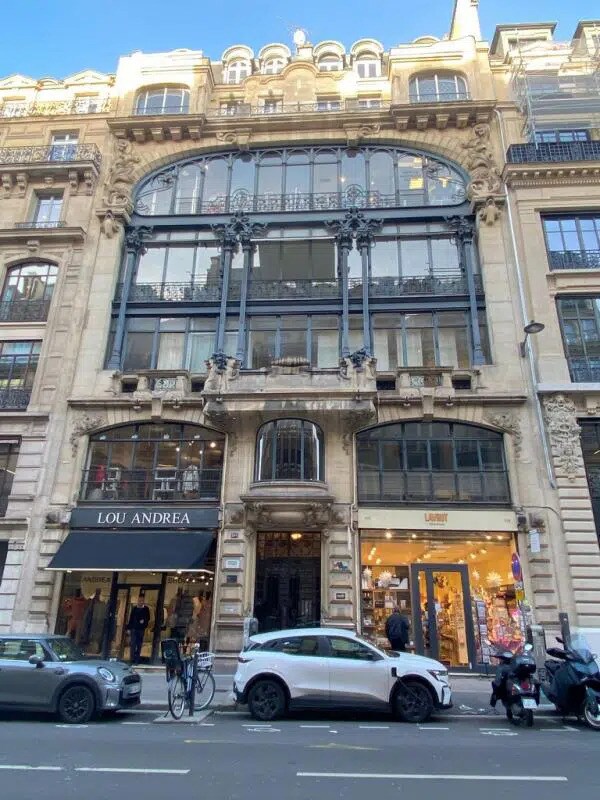 Local commercial dans Paris à louer Photo de l’immeuble– Image 1 sur 4