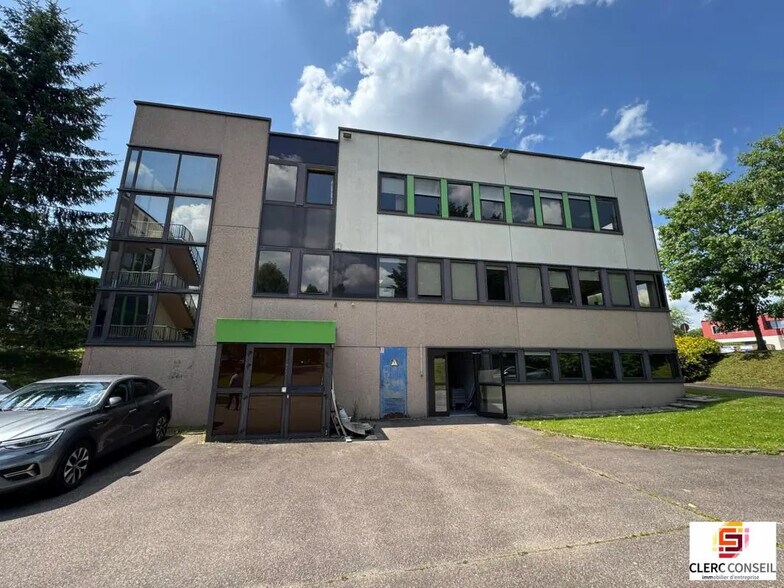 Bureau dans Mont-Saint-Aignan à vendre - Photo de l’immeuble – Image 1 sur 30