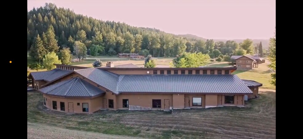 147 Emerson Ln, Bonners Ferry, ID à vendre - Photo de l’immeuble – Image 3 sur 6