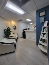 22148 Sherman Way, Canoga Park, CA à louer Photo intérieure– Image 1 sur 9