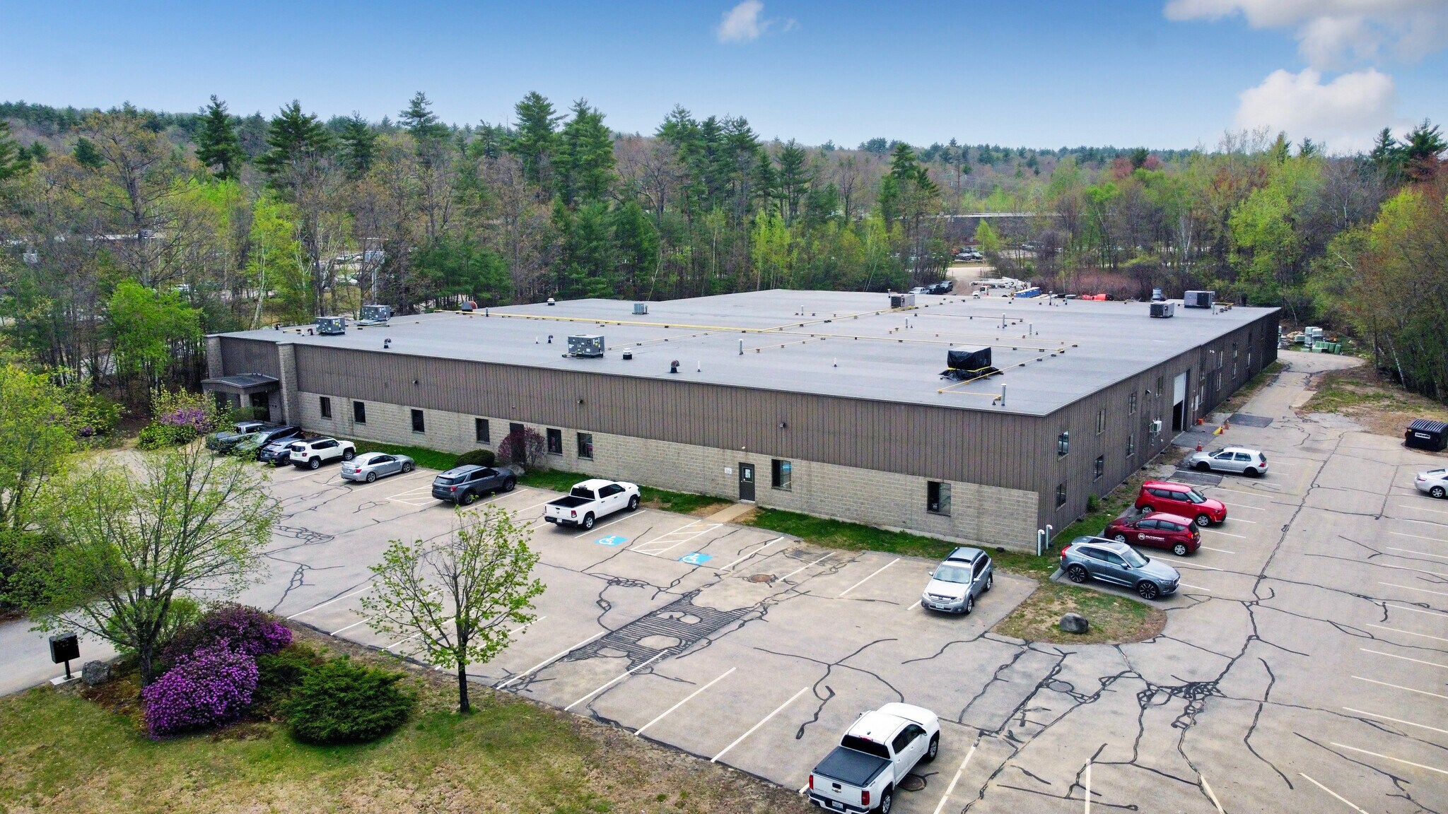 340 Commerce Way, Pembroke, NH à vendre Photo de l’immeuble– Image 1 sur 10