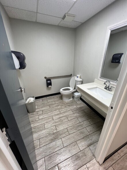 11308 N Pennsylvania Ave, Oklahoma City, OK à louer - Photo de l’immeuble – Image 3 sur 14
