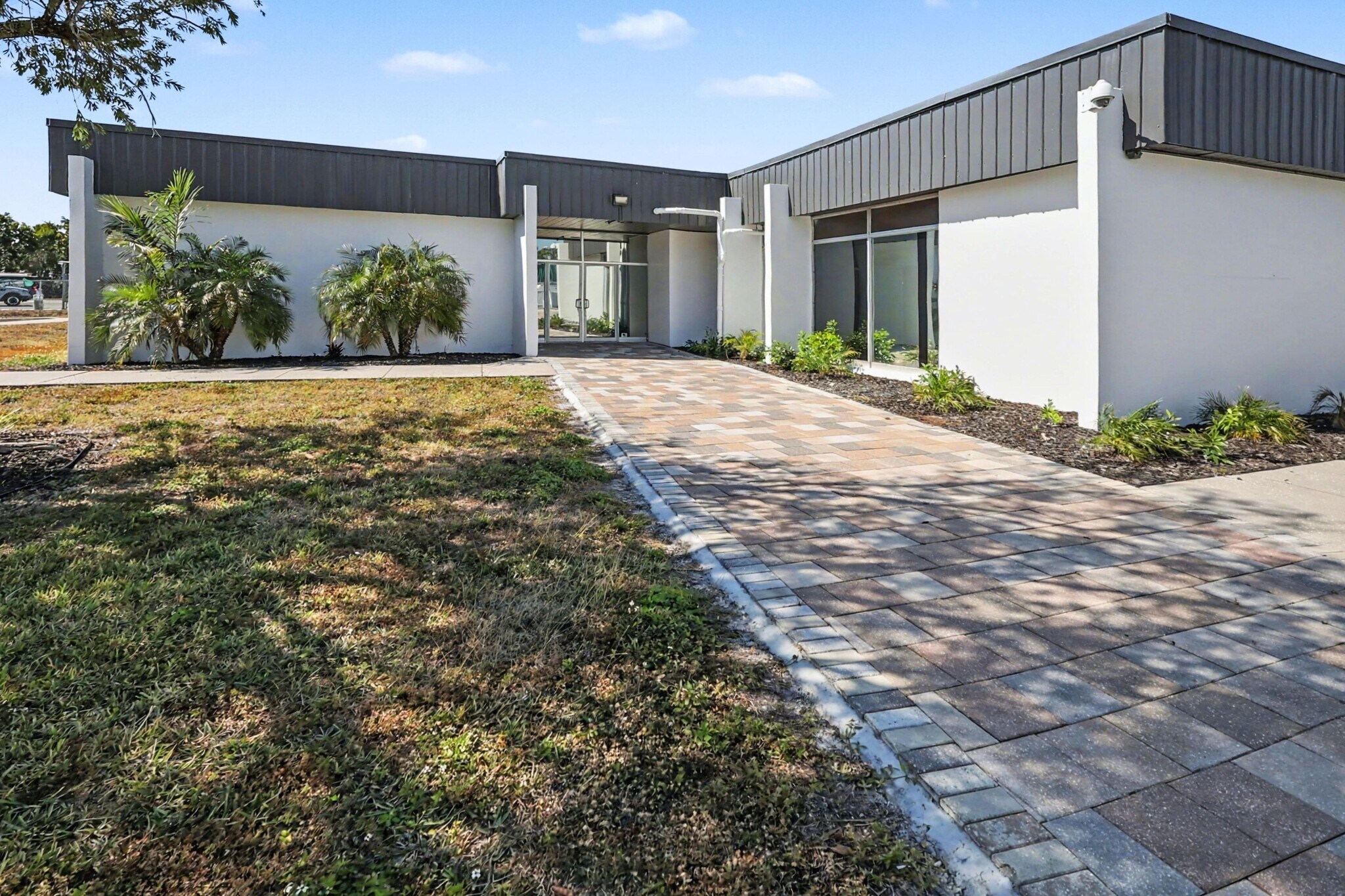 1288 N Tamiami Trl, North Fort Myers, FL à louer Photo de l’immeuble– Image 1 sur 23