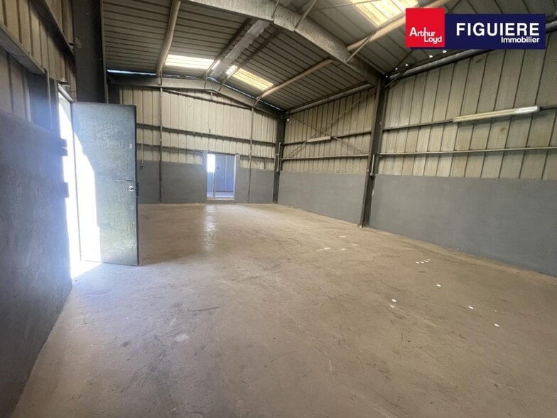 266 Avenue Des Alumines, Gardanne à louer - Photo de l’immeuble – Image 2 sur 11