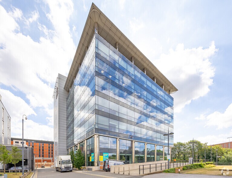 1 Whitehall Riverside, Leeds à louer - Photo de l’immeuble – Image 2 sur 6
