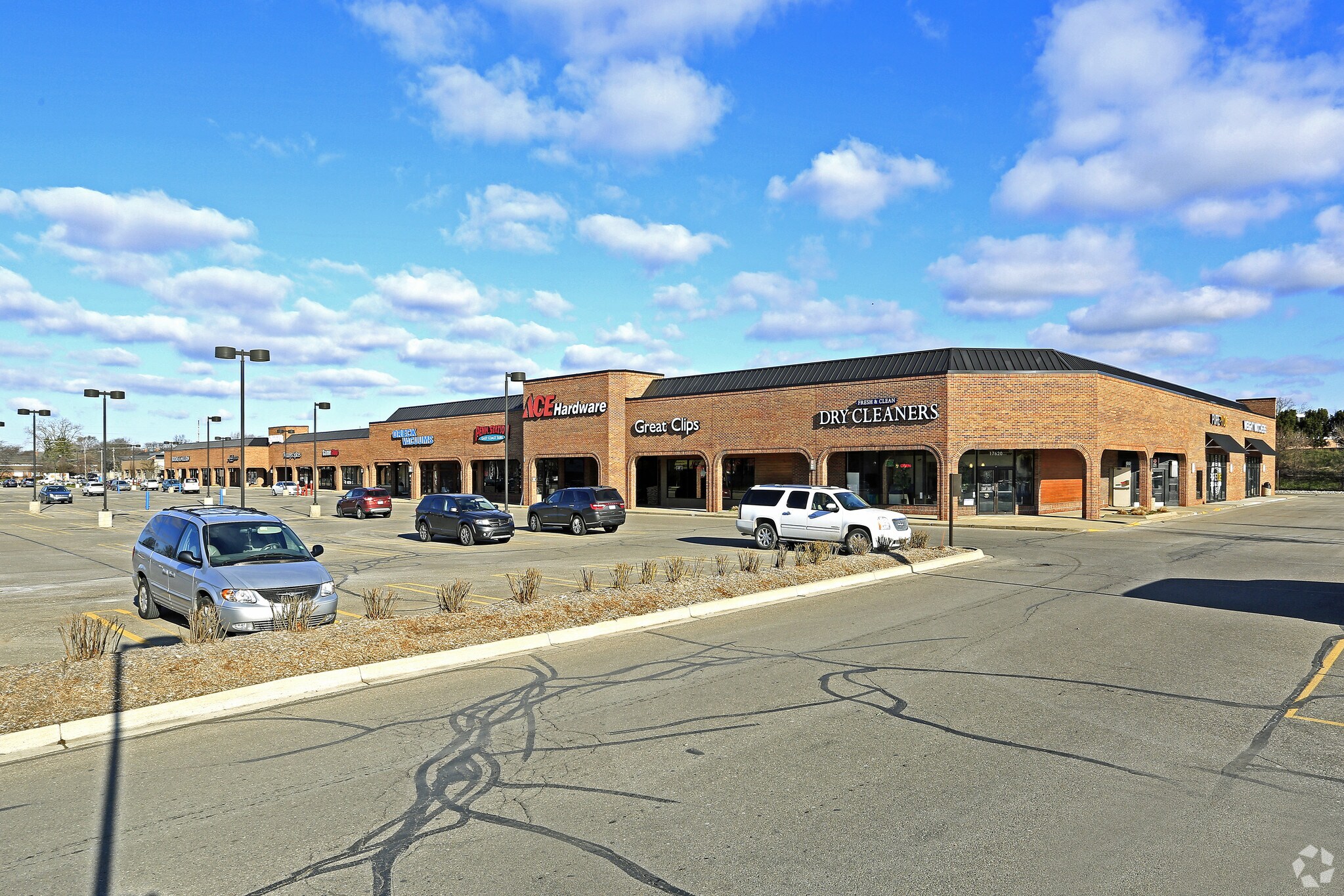 31150-31190 Southfield Rd, Beverly Hills, MI à louer Photo de l’immeuble– Image 1 sur 12