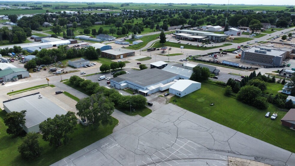 1112 Chatburn Ave, Harlan, IA à louer - Photo de l’immeuble – Image 2 sur 5