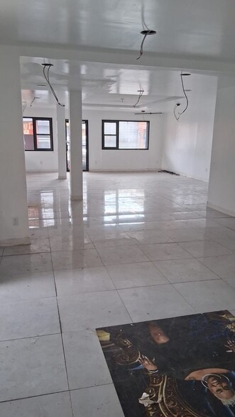 290 Barbey St, Brooklyn, NY à louer - Photo de l’immeuble – Image 2 sur 4