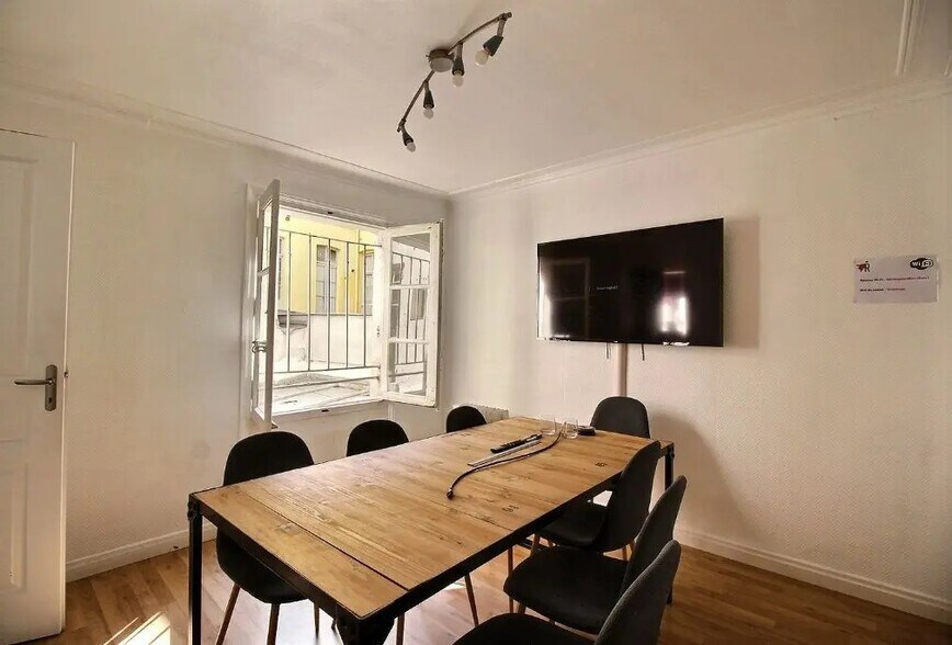 41 Rue Vivienne, Paris à louer - Photo de l’immeuble – Image 3 sur 5