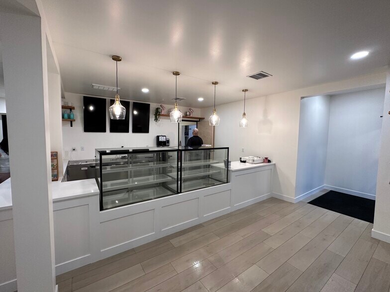 8730 SE Woodstock Blvd, Portland, OR à vendre - Photo de l’immeuble – Image 2 sur 5