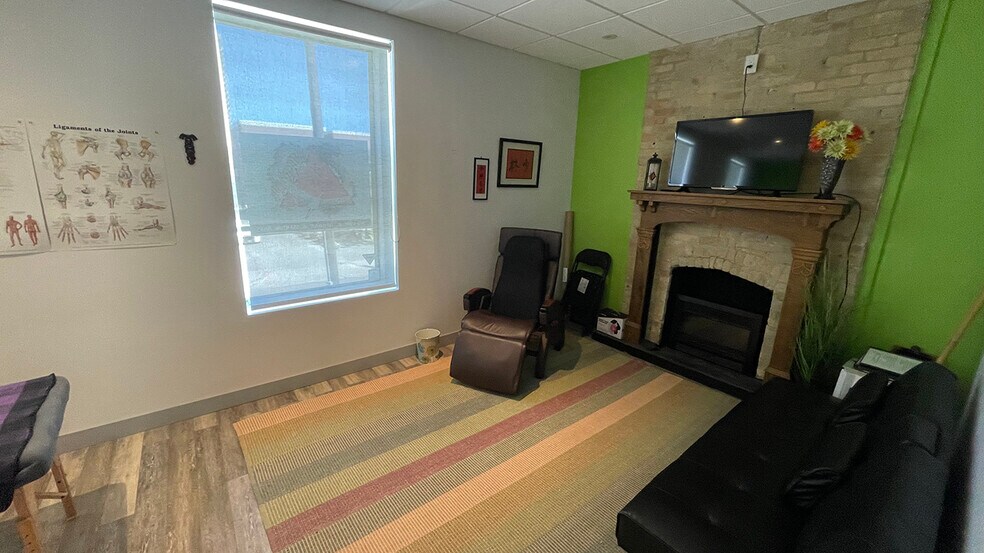 478 River Av, Winnipeg, MB à louer - Photo de l’immeuble – Image 3 sur 5