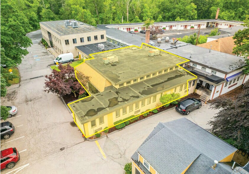 20 North Rd, Bedford, MA à vendre - Photo de l’immeuble – Image 2 sur 7