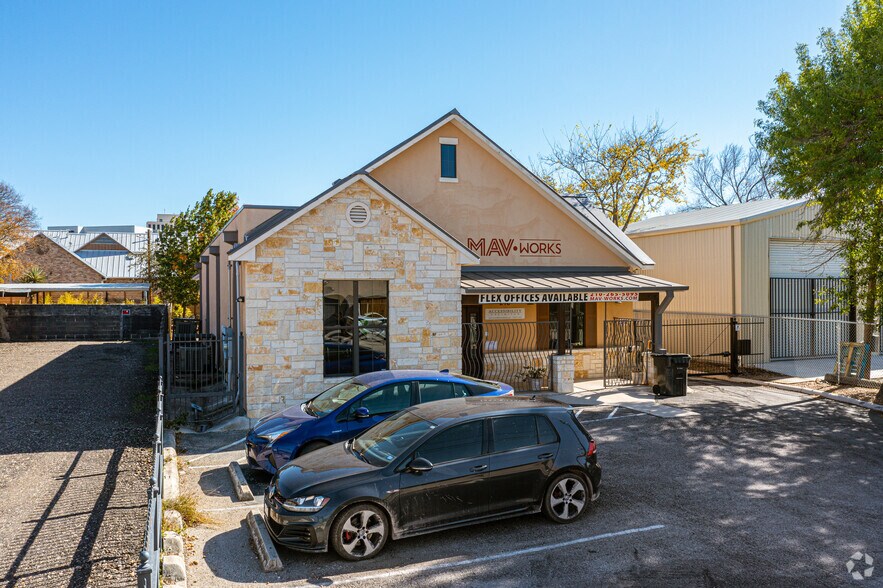 218 Maverick St, San Antonio, TX à louer - Photo de l’immeuble – Image 1 sur 10