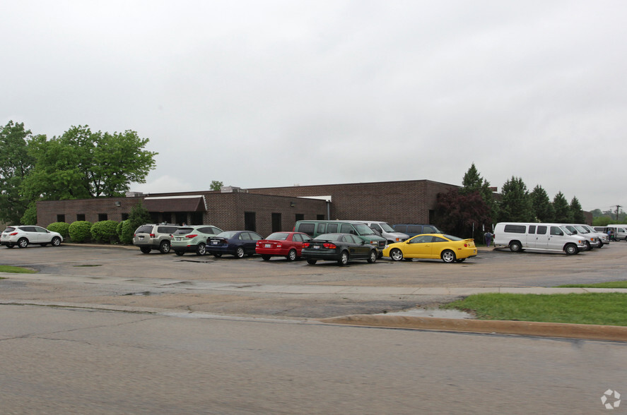 2302-2320 Wisconsin St, Downers Grove, IL à louer - Photo de l’immeuble – Image 2 sur 4