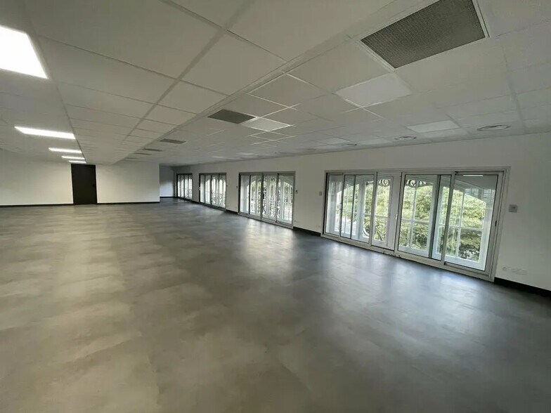 Bureau dans Lyon à louer - Photo de l’immeuble – Image 1 sur 11