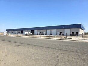 1200 Montclaire Dr, Ceres, CA à louer Photo intérieure– Image 1 sur 9