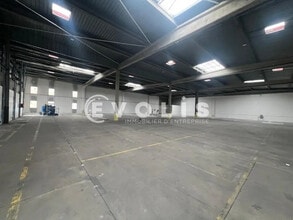 11 Avenue Du 24 Août 1944, Corbas à louer Photo intérieure– Image 2 sur 4