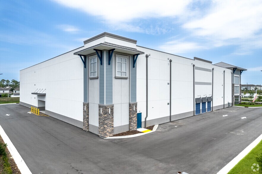 1228 Finley Ave, Davenport, FL à louer - Photo de l’immeuble – Image 2 sur 5