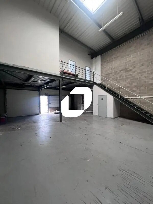 Plus de détails pour Local d’activités à vendre