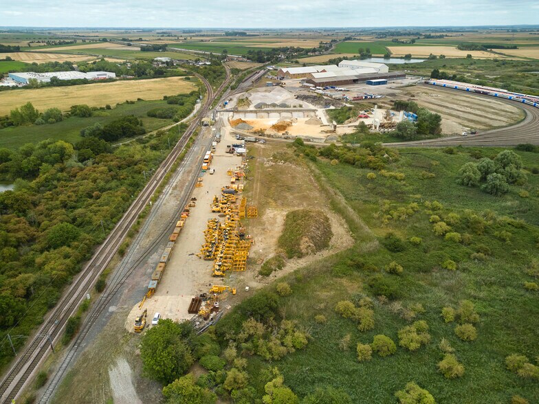 Road & Rail Distribution Centre, Queen Adelaide Way, Ely à louer - Photo de l’immeuble – Image 2 sur 9