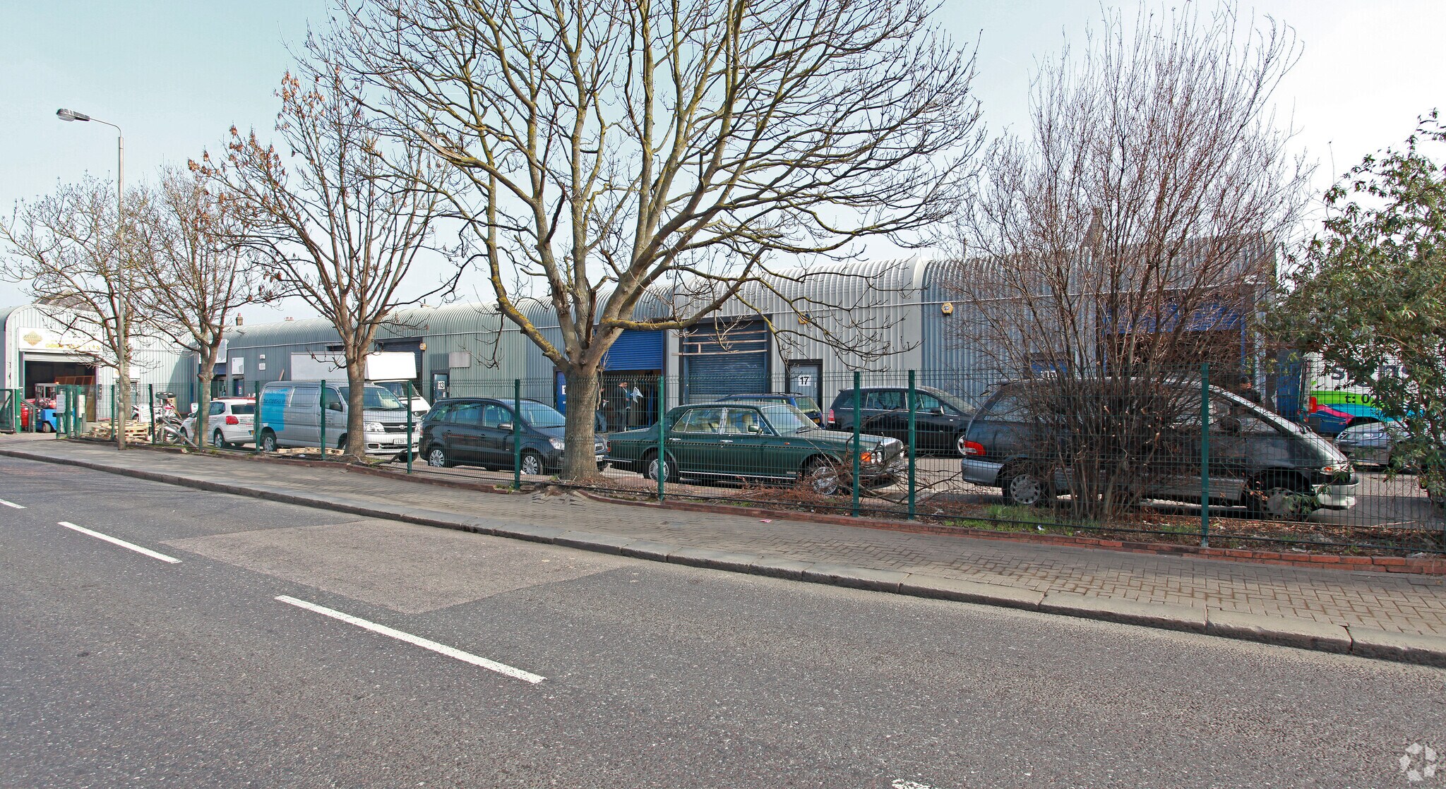 9-19 Summerstown, Londres à louer Photo principale– Image 1 sur 14