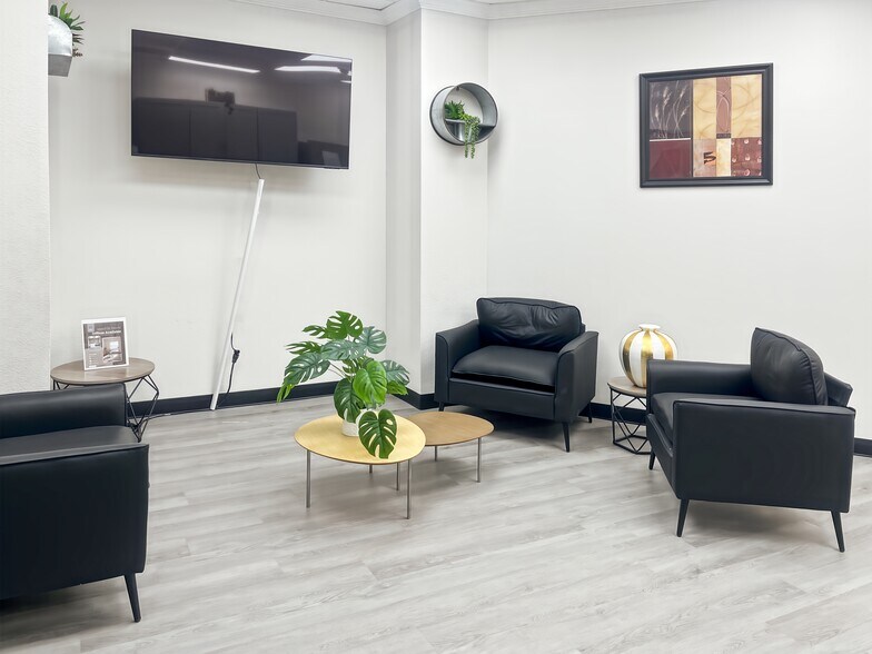 27125 Sierra Hwy, Santa Clarita, CA à louer - Photo intérieure – Image 3 sur 10