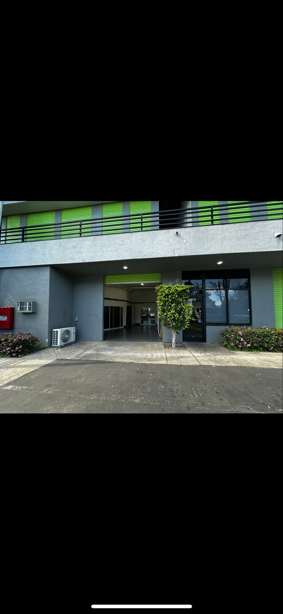 15500 Erwin St, Van Nuys, CA à louer Photo de l’immeuble– Image 1 sur 8