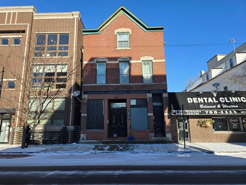 2310 W Belmont Ave, Chicago, IL à vendre - Photo de l’immeuble – Image 2 sur 24