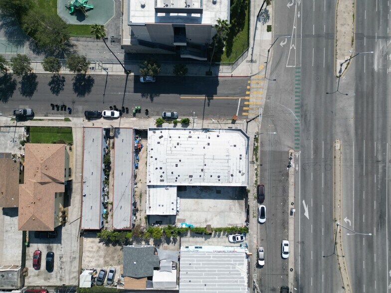 6628 S Vermont Ave, Los Angeles, CA à vendre - Photo de l’immeuble – Image 3 sur 6