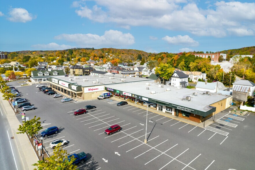 355 N Main St, Barre City, VT à louer - Photo de l’immeuble – Image 2 sur 9
