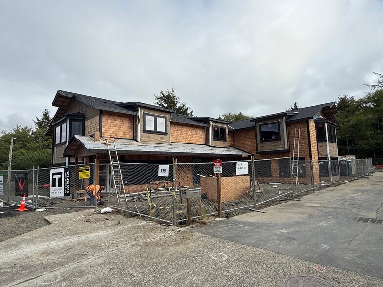 N Spruce St & E 1st ave, Cannon Beach, OR à louer - Photo de l’immeuble – Image 3 sur 5