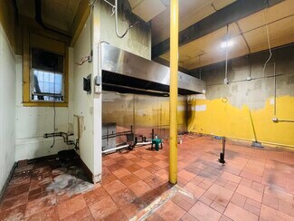 Plus de détails pour 6319 39th Ave, Woodside, NY - Local commercial à louer