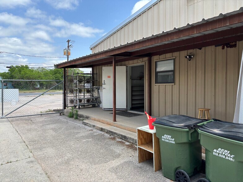 105 W Pecan St, Burnet, TX à vendre - Photo de l’immeuble – Image 3 sur 4