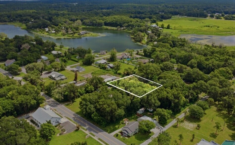 S Lakeview Dr, Lake Helen, FL à vendre - Photo de l’immeuble – Image 3 sur 33