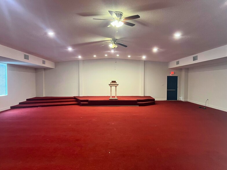 2430 Campbell Rd, Houston, TX à louer - Photo de l’immeuble – Image 2 sur 16