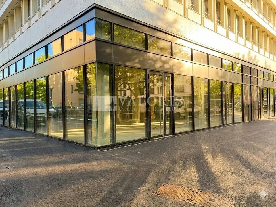 Local commercial dans Lyon à louer Photo de l’immeuble– Image 1 sur 9